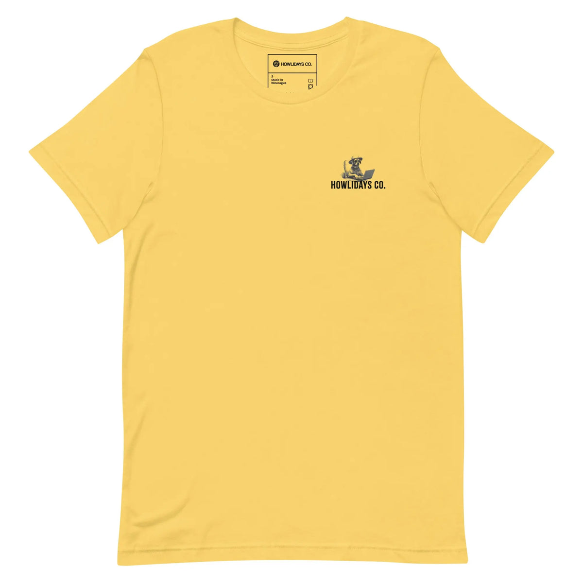 Vorderansicht des gelben Paws & Places Tee mit einer kleinen schwarzen Brustgrafik.